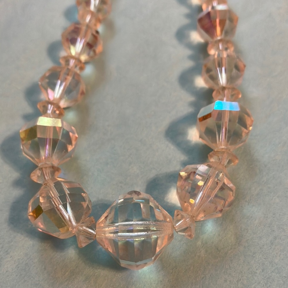 Gorgeous vintage aurora borealis necklace, excellent condition!